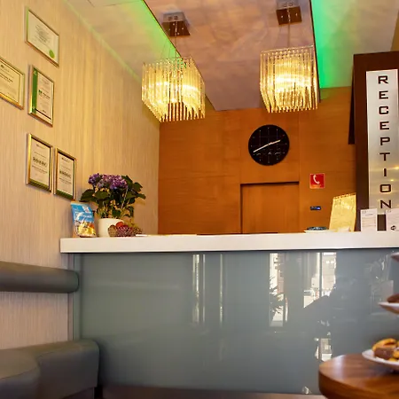 Hotel Danubia Gate 4*