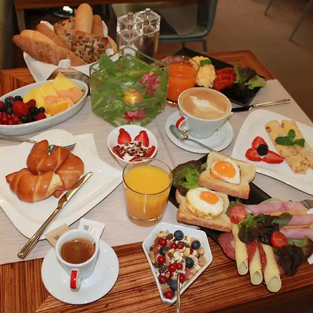 Hotel Danubia Gate 4*