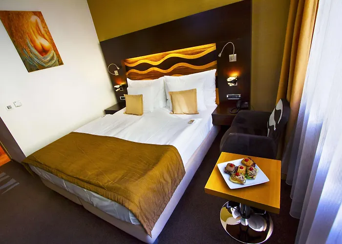 Hotel Danubia Gate 4*