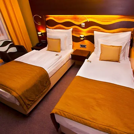 Danubia Gate Отель 4*