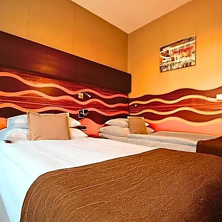 Hotel Danubia Gate 4*