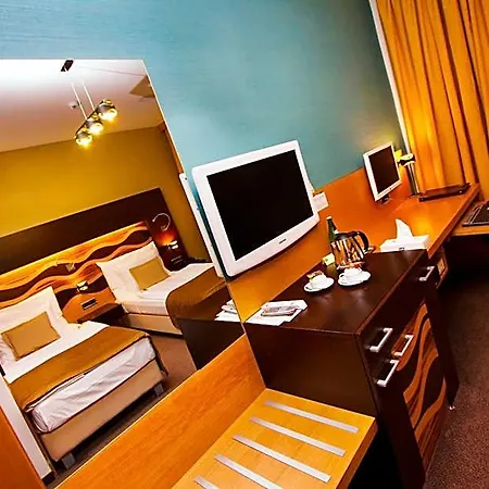 Danubia Gate Hotel 4*