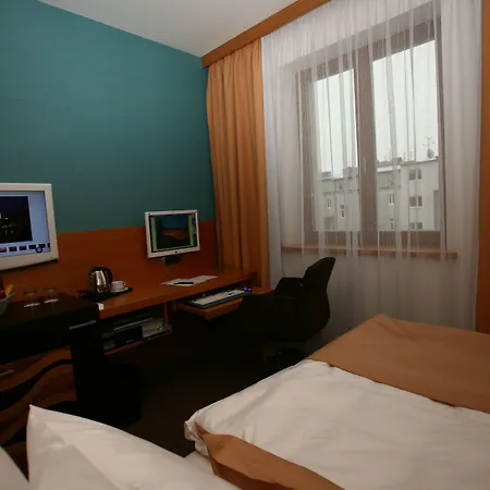 Danubia Gate Hotel 4*